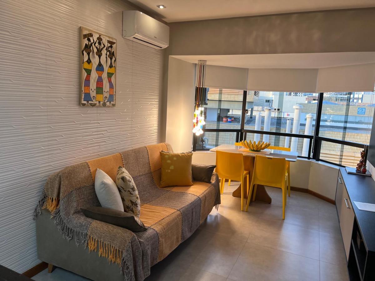 Excelente Localizacao Na Barra -Climatizado-Garagem Apartment Salvador Bagian luar foto