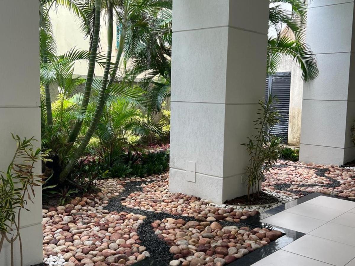 Excelente Localizacao Na Barra -Climatizado-Garagem Apartment Salvador Bagian luar foto